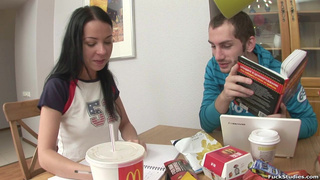 Первый анальный секс юной русской студентки