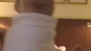 Любимая с подружкой сделали подарок мужику в качестве минета