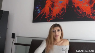 Уговорил на секс сестренку и её красивую подружку