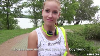 Молоденькой человек снял на улице красотку за 100 баксов