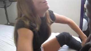 Черномазый сосед с огромным членом восхитил подружайку мускулистым телом