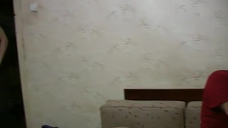 Брат дрючит сестричку через презерватив