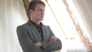 Мужик делает куни проститутке и дрючит за бабло