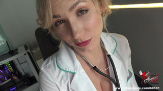 Медсестра Svetlana Rusakova в колготках помогла пациенту сдать малафью для анализа