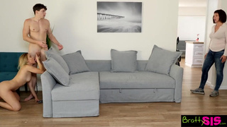 Мамашка чуть не застукала секс брата и сестры