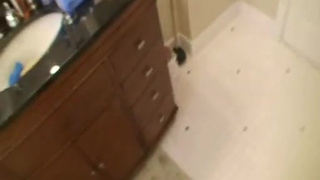 Гламурная потаскушка отсасывает и дает в жопу