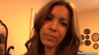 Вставил спящей сестре в пещерку и балдеет