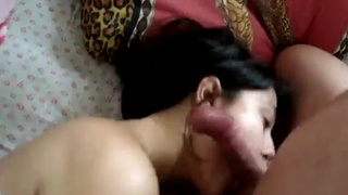 Утренний минетик от супруги очень понравился любимому