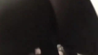 Блондиночку в колготках имеет темнокожий и её благоверный