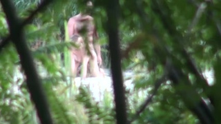 Домашнее порно влюбленных летом на речке