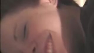 Кобель сношает в позе раком ненасытную домохозяйку