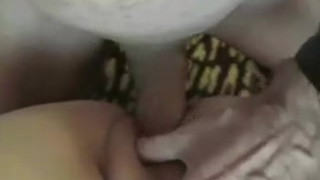 Благоверный отвлек жену от телека ради анала