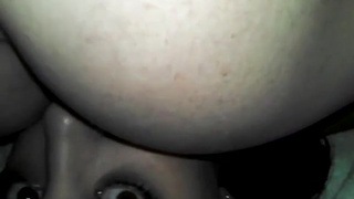 Чувак выложил анальное порно со своей неопытной невестой