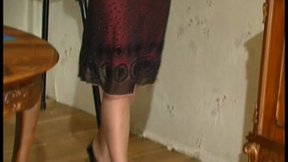 Юной ебарь шпилится со опытной училкой