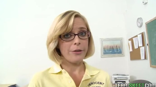 Ненасытный студент отжарил училку после пар