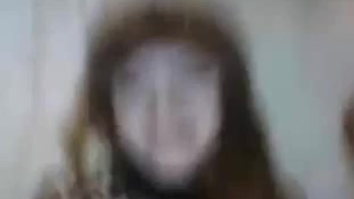 Юная девчонка показала титьки в скайпе