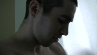 Наивной мужчина горячо кончил жене в ротик