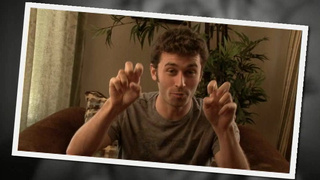 Взрослая с висячими буферами ебется с наивным на кастинге