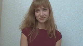 Чпокает в резинке тугое очко русской студентки