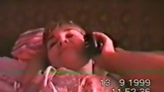 Худенькие стервы делают минетик и шпилятся по очереди в частном порно