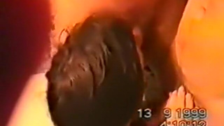 Худенькие стервы делают минетик и шпилятся по очереди в частном порно