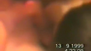 Худенькие стервы делают минетик и шпилятся по очереди в частном порно