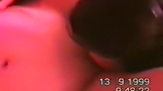 Худенькие стервы делают минетик и шпилятся по очереди в частном порно