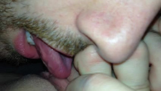 Женушка любит куни и отсос с собственным мужем