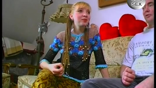 Ненасытная мадемуазель лобызает торчащий ствол партнёра