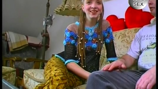 Ненасытная мадемуазель лобызает торчащий ствол партнёра