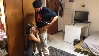 Русская сестричка в ахуе! Она реально думала, что посасывает хер любимого