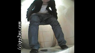 Девицы Писают Перед Скрытой Камерой