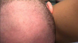 Азиатская давалка расширяет анал с помощью двадцатисантиметрового елдака клиента