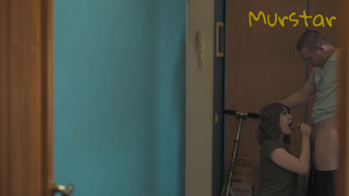 Москвич изменяет жене с доставщицей пиццы пока та дрочит в душе