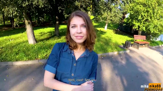 Питерская кокетка за деньги потрахалась с пикапером от первого лица