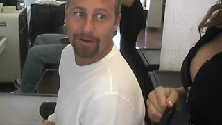 Развратная леди взяла в ротик половой болт благоверная