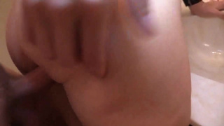 Супруг уговаривает жену на секс и шпилит