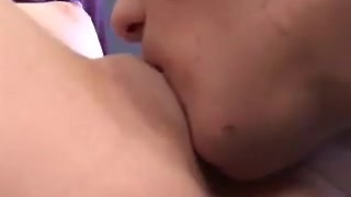 Наивная влюблённая парочка занимается сексом на кухне