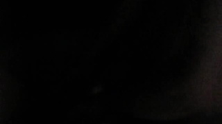 Москвичка ебется с двумя друзьями на дому