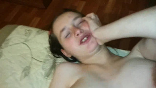 Пьяная грудастенькая телка дала в анал русскому другу приехав из деревни