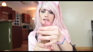 Приятная анимешница мастурбирует своему парню стояк до оргазма