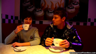 Пикапер снял в баре грациозную цыпу и выеб ее дома