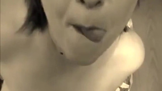 У дорогого есть особенность — снимать черно-белое порно видео и постоянно пересматривать