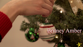 Мамочка и папаша шпилятся с родной дочерью и сыном накануне нового года