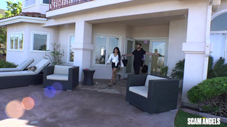 Две азиаточки пришли в гости к богатому парню чтобы заняться сексом втроём