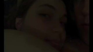 Приватный секс сучки с мохнатой киской и её молодого бойфренда