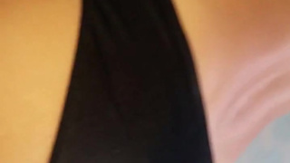 Неопытной мужчина в трусах ласкает спящую бабу и снимает это на камеру