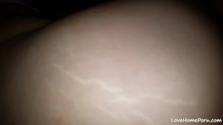 Крупным планом любимый пердолит жену в мокрую вагину