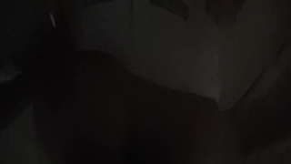 Девчуля встала рачком и дала