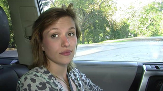 Неверная благоверная встречается с любовником и долбится в жопу